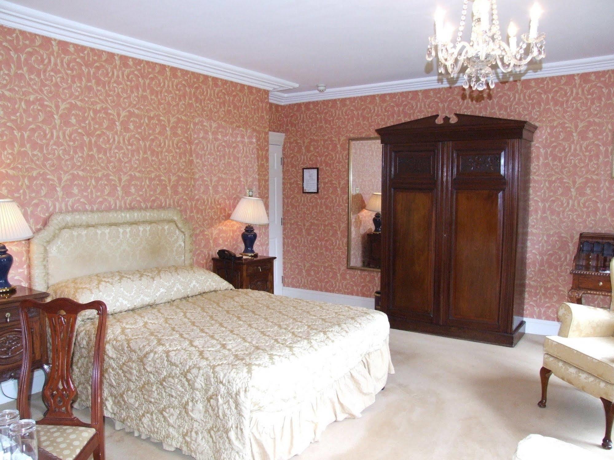 Barberstown Castle Hotel Straffan ภายนอก รูปภาพ