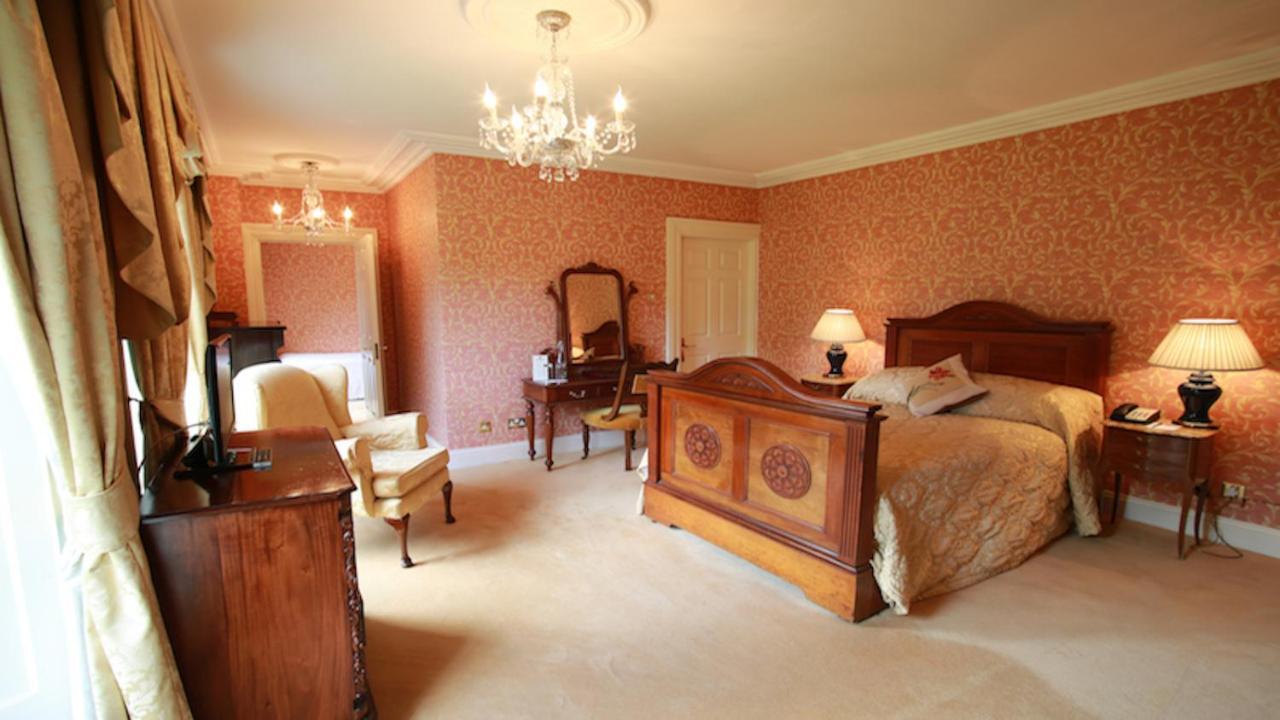 Barberstown Castle Hotel Straffan ภายนอก รูปภาพ